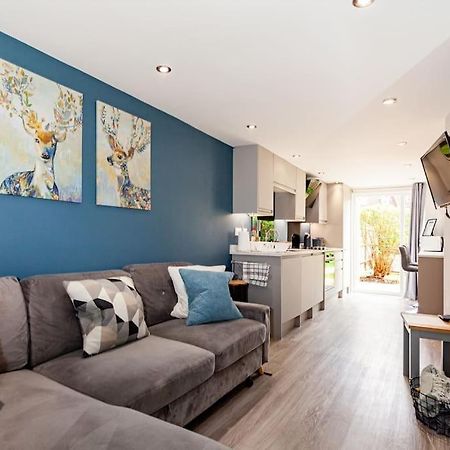 One Bedroom Apartment, Driveway, Bracknell Centre Εξωτερικό φωτογραφία