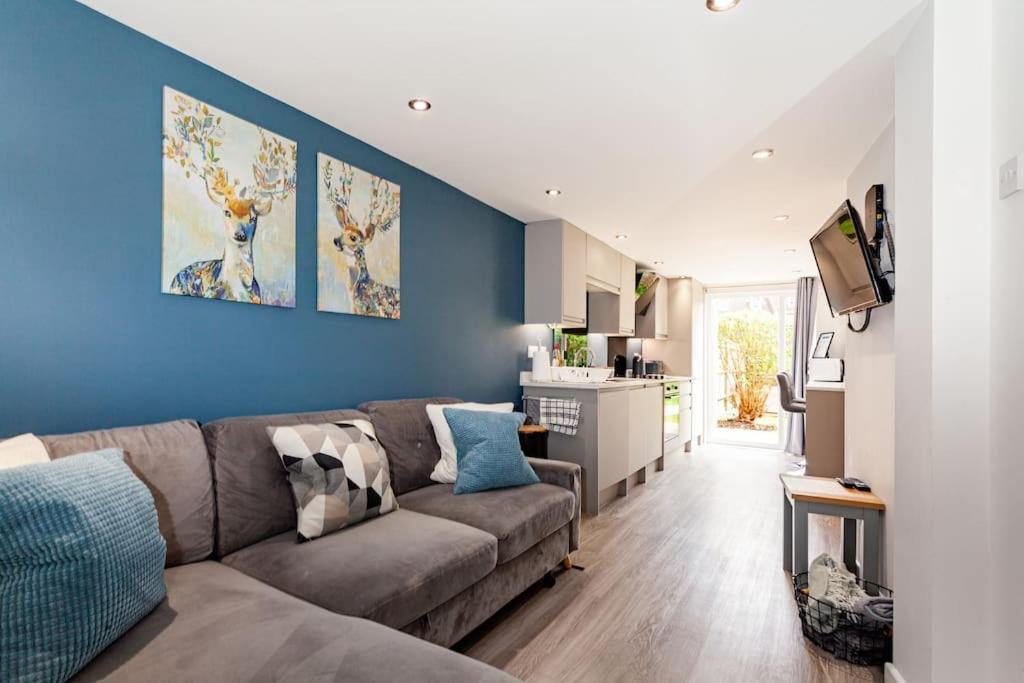 One Bedroom Apartment, Driveway, Bracknell Centre Εξωτερικό φωτογραφία